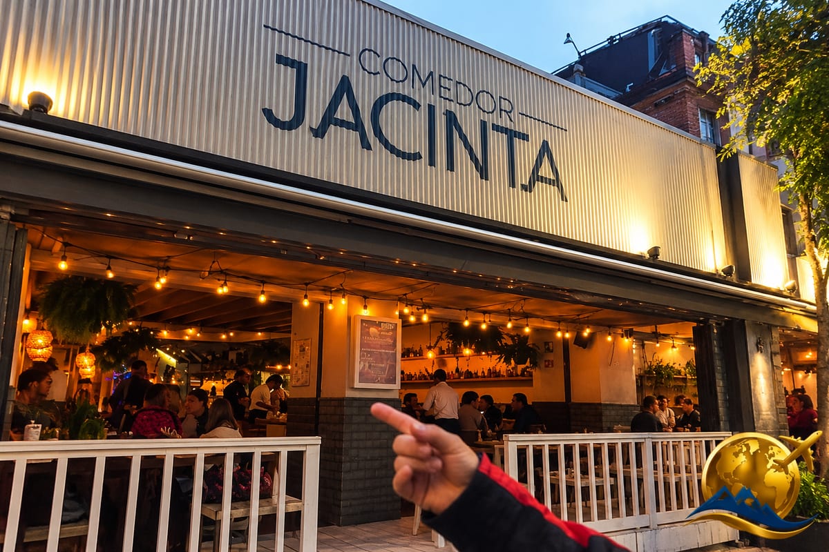 Comedor Jacinta restaurant exterior at night